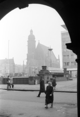 Germany, Leipzig, Tamás-templom a Régi Városháza árkádja alól., 1971, Lencse Zoltán, GDR, arch, Fortepan #61121