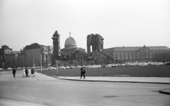 Germany, Dresden, jobbra az Albertinum, balra a Johanneum, középen a romba dőlt Frauenkirche, mögötte a Képzőművészeti Főiskola kupolája, 1971, Lencse Zoltán, GDR, Fortepan #61144