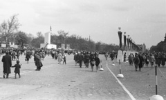 Magyarország, Budapest XIV., Ötvenhatosok tere (Felvonulási tér)., 1962, Lencse Zoltán, zászló, felvonulás, május 1, vörös csillag, Budapest, Fortepan #61205