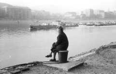 Hungary, Budapest,Budapest II., az újlaki Duna-part épületei a Margitszigetről nézve., 1962, Lencse Zoltán, solitude, ship, melancholy, water surface, barge, shore, woman, shore, mooring bollard, Budapest, Fortepan #61271