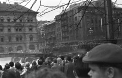 Hungary, Budapest XIV., Ötvenhatosok tere (Felvonulási tér), április 4-i katonai díszszemle, szemben a Damjanich utca torkolata., 1962, Lencse Zoltán, march, cannon, April 4 celebration, ordnance, parade, Budapest, Fortepan #61273