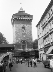 Poland, Kraków, Flórián kapu., 1971, Lencse Zoltán, gate tower, Saint Florian-portrayal, Fortepan #61300