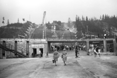 Szlovákia,Magas-Tátra, Csorbató, síugrósánc., 1971, Lencse Zoltán, Csehszlovákia, erdő, síelés, szuvenír, síugrósánc, Tátra hegység, Eugen Kramár-terv, Ján Šprlák-Uličný-terv, Fortepan #61320