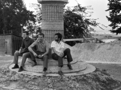 Hungary, Pannonhalma, a Bencés Főapátság bejárata előtti feszület talapzata., 1971, Lencse Zoltán, sitting with hands on knees, intertwined fingers, Fortepan #61324