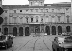 Olaszország, Torino, Piazza Palazzo di Città, szemben a Palazzo Civico., 1973, Lencse Zoltán, palota, középület, Francesco Lanfranchi-terv, Benedetto Alfieri-terv, Fortepan #61399