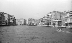 Olaszország, Velence, Canal Grande, a távolban középen a Palazzo Foscari., 1973, Lencse Zoltán, palota, csatorna, Fortepan #61418