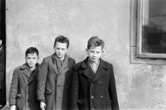 1959, Lipovits Károly, portrait, boys, double-breasted coat, three people, Fortepan #61713