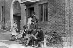 Hungary, Pécs, a Pedagógiai Főiskola kollégiuma., 1959, Lipovits Károly, bicycle, gate, Fortepan #61764