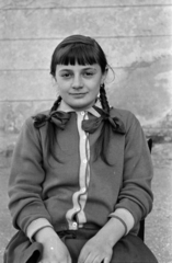 1959, Lipovits Károly, portrait, cardigan, girl, tress, Fortepan #61860