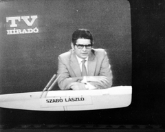 Magyarország, a képernyőn Szabó László újságíró, televíziós műsorvezető., 1982, Fortepan, híres ember, televízió, képernyő, képernyőfotó, rendőrség, Fortepan #6437