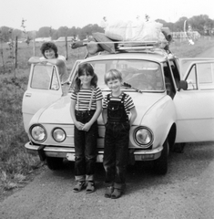 1978, Fortepan, family, Skoda-brand, roof rack, striped dress, socks and sandal, sandal, girls'n'cars, Fortepan #6456