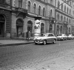 Magyarország, Budapest VIII., József körút 62. és 64., 1964, Magyar Rendőr, eszpresszó, hirdetőoszlop, rendőrjármű, Budapest, Fortepan #65019