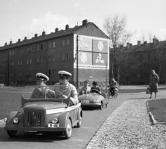 Magyarország, Budapest XIII., Gyermek tér, gyermek közlekedési park., 1964, Magyar Rendőr, tűzfal, OTP, pedálos autó, Budapest, KRESZ park, Fortepan #65035