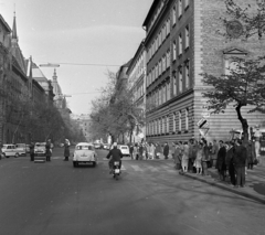 Magyarország, Budapest V., Alkotmány utca - Szemere utca kereszteződése, szemben a Bajcsy-Zsilinszky út házai., 1965, Magyar Rendőr, Budapest, Fortepan #65110