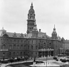 Magyarország, Győr, Városháza a Szent István (Tanácsköztársaság) út - Baross Gábor (Lenin) út kereszteződéséből nézve., 1965, Magyar Rendőr, középület, neobarokk stílus, Hübner Jenő-terv, Fortepan #65126