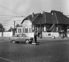 Magyarország, Budapest VIII.,Budapest X.,Budapest IX., Üllői út - Könyves Kálmán körút kereszteződése a három kerület közös határánál. Szemben az FTC Klubháza., 1965, Magyar Rendőr, Budapest, Fortepan #65133