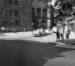 Magyarország, Budapest V., Kecskeméti utca, szemben a Magyar utca., 1965, Magyar Rendőr, Budapest, FSO Warszawa, Fortepan #65135