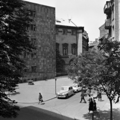 Magyarország, Budapest V., Kecskeméti utca, szemben a Magyar utca., 1965, Magyar Rendőr, Budapest, FSO Warszawa, Fortepan #65136