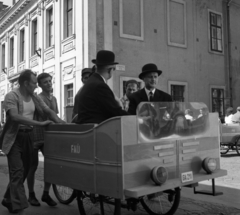 Magyarország, budai Vár, Budapest I., Országház utca - Fortuna köz sarok. "Rendőrfilm forgatása a Várban", 1965, Magyar Rendőr, Budapest, tricikli, Fortepan #65187