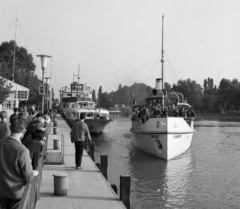 Magyarország,Balaton, Siófok, hajóállomás, a Szigliget motoros kikötése., 1965, Magyar Rendőr, hajó, kikötő, vízibusz, Szigliget hajó, Fortepan #65206