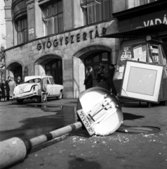 Magyarország, Budapest VI., Deák Ferenc tér, Anker-ház., 1966, Magyar Rendőr, baleset, Alpár Ignác-terv, palota, eklektikus építészet, Budapest, GAZ M21 Volga, Fortepan #65291