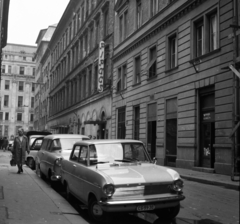 Magyarország, Budapest V., Aranykéz utca a Türr István utca felé nézve., 1966, Magyar Rendőr, Opel Kadett, neon felirat, Budapest, Pipacs Bár, rendszám, Fortepan #65366