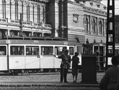 Magyarország, Budapest VIII., Baross tér, Keleti pályaudvar., 1966, Magyar Rendőr, rendőr, villamos, vasútállomás, eklektikus építészet, Budapest, FVV-szervezet, Rochlitz Gyula-terv, viszonylatszám, Fortepan #65442