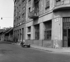 Magyarország, Budapest VIII., Futó utca a Práter utcától a Nap utca felé nézve., 1967, Magyar Rendőr, utcanévtábla, Budapest, Fortepan #65527