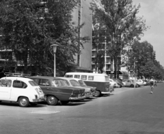 Magyarország,Balaton, Siófok, Petőfi sétány, szállodasor., 1967, Magyar Rendőr, Volkswagen-márka, Zastava 750, Volkswagen Typ3, Volkswagen Typ2, Volkswagen Transporter 1, Mercedes W110, Fortepan #65544