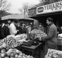 Magyarország, Budapest XIII., Lehel (Élmunkás) téri piac., 1968, Magyar Rendőr, Budapest, Fortepan #65603