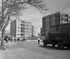 Magyarország, Kecskemét, Küküllő utca., 1968, Magyar Rendőr, teherautó, gyerek, Csepel 344, Fortepan #65653