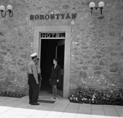 Magyarország, Sárospatak, várnegyed. Egykori trinitárius kolostor (Múzsák Temploma), ekkor Borostyán Szálló és Étterem., 1968, Magyar Rendőr, rendőr, trinitáriusok, Fortepan #65720