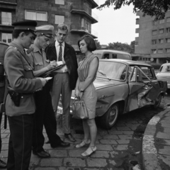 Hungary, Budapest XII., Magyar Jakobinusok tere, háttérben a Kék Golyó utca., 1968, Magyar Rendőr, accident, cop, peaked cap, pistol holster, Budapest, Fortepan #65742