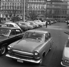 Magyarország, Budapest VIII., Blaha Lujza tér., 1972, Magyar Rendőr, szovjet gyártmány, GAZ-márka, automobil, GAZ M21 Volga, rendszám, Budapest, parkoló, Fortepan #65872