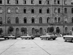 Magyarország, Budapest VIII., a Mosonyi utcai rendőrség udvara, új járőrautók szemléje., 1972, Magyar Rendőr, GAZ 24 Volga, rendőrjármű, Budapest, Fortepan #65921