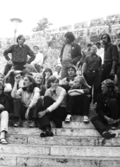 Hungary, Budapest I., a budai Vár oldala a Budai Ifjúsági Park fölött., 1969, Rubinstein Sándor, stairs, hippie, Budapest, sitting on stairs, socks and sandal, Fortepan #6604