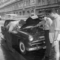 Magyarország, Budapest VII., Thököly út a Murányi utca és a Cserhát utca között a Dózsa György irányába nézve., 1974, Magyar Rendőr, Ford-márka, rendőr, Budapest, Moszkvics 407, Fortepan #66047