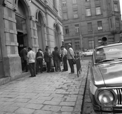 Magyarország, Budapest II., Vidra utca a Frankel Leó út felé nézve., 1974, Magyar Rendőr, GAZ-márka, Fiat 127, Budapest, Fortepan #66050