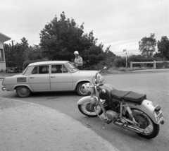 Magyarország, Pécs, Málics Ottó utca a Kikelet szállóhoz vezető bekötőút torkolatánál., 1974, Magyar Rendőr, rendszám, Skoda 1000 MB, Fortepan #66064