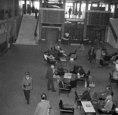 Hungary, Ferihegy (now - Ferenc Liszt) International Airport, Budapest XVIII., várócsarnok., 1975, Magyar Rendőr, Budapest, flap display, Fortepan #66098