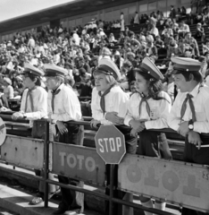 Hungary, Budapest XIV., Istvánmezei út, Kisstadion. Közlekedési úttörők VII. seregszemléje, 1975. szeptember 14-én., 1975, Magyar Rendőr, pioneer, Budapest, Fortepan #66140