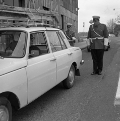 Hungary, Budapest I., Vérmező út a Széll Kálmán (Moszkva) tér felett a Várfok utca felé nézve., 1975, Magyar Rendőr, cop, automobile, Budapest, roof rack, Fortepan #66145