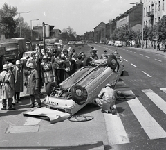 Magyarország, Budapest XIII., Róbert Károly körút a Vágány utcától a Lehel utca felé nézve., 1976, Magyar Rendőr, baleset, Fiat 127, Budapest, gyalogátkelő, Fortepan #66202