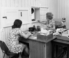 Hungary, Hajdúszoboszló, Rendőrkapitányság., 1976, Magyar Rendőr, typewriter, desk, telephone, police station, Fortepan #66215