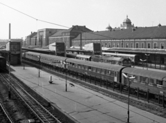 Hungary, Győr, vasútállomás a Baross (Lenin) hídról nézve., 1976, Magyar Rendőr, Hungarian Railways, rail, train station, train, János Dianóczy-design, József Éhn-design, Fortepan #66239