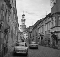 Hungary, Sopron, Kolostor utca a Fő (Beloiannisz) tér felé nézve, háttérben a Tűztorony., 1976, Magyar Rendőr, Czechoslovak brand, Soviet brand, street view, Skoda-brand, Lada-brand, automobile, number plate, country code sign, Fortepan #66246