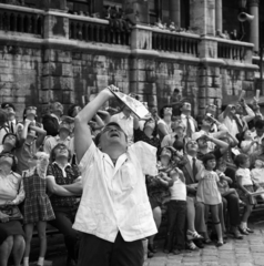 Hungary, Budapest V., pesti alsó rakpart, tribün a Parlament előtt az augusztus 20-i vízi- és légiparádén., 1976, Magyar Rendőr, Budapest, Fortepan #66267