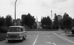 Magyarország, Uránváros, Pécs, Ybl Miklós utca a Szilárd Leó park felé nézve, szemben a Párbeszéd című szobor (Issei Amemiya, 1978.)., 1980, Magyar Rendőr, Barkas-márka, rendszám, Fortepan #66481