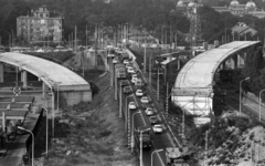 Magyarország, Budapest XIV., a Kacsóh Pongrác úti felüljáró építése az M3-as bevezető szakaszánál a Városliget felé nézve., 1980, Magyar Rendőr, forgalom, építkezés, városkép, látkép, felüljáró, Budapest, Fortepan #66486