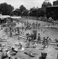 Magyarország, Városliget, Budapest XIV., Széchenyi fürdő., 1980, Magyar Rendőr, uszoda, gyógyfürdő, Budapest, neobarokk stílus, Czigler Gyöző-terv, Fortepan #66489